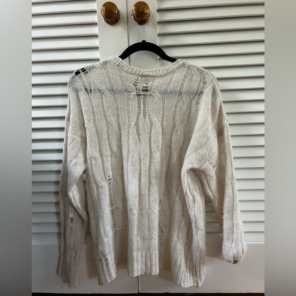 Adorable distressed women’s urban outfitters sweater! - Picture 2 of 3